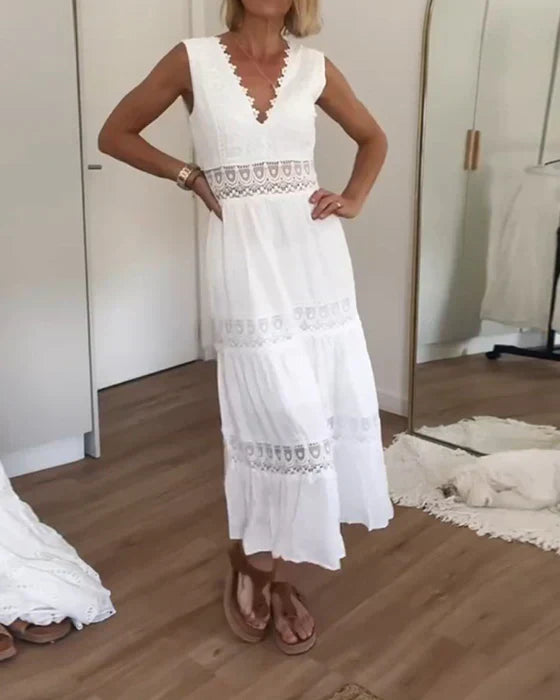 Vestido branco com renda decote em V