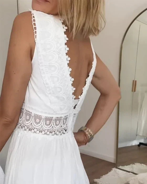 Vestido branco com renda decote em V