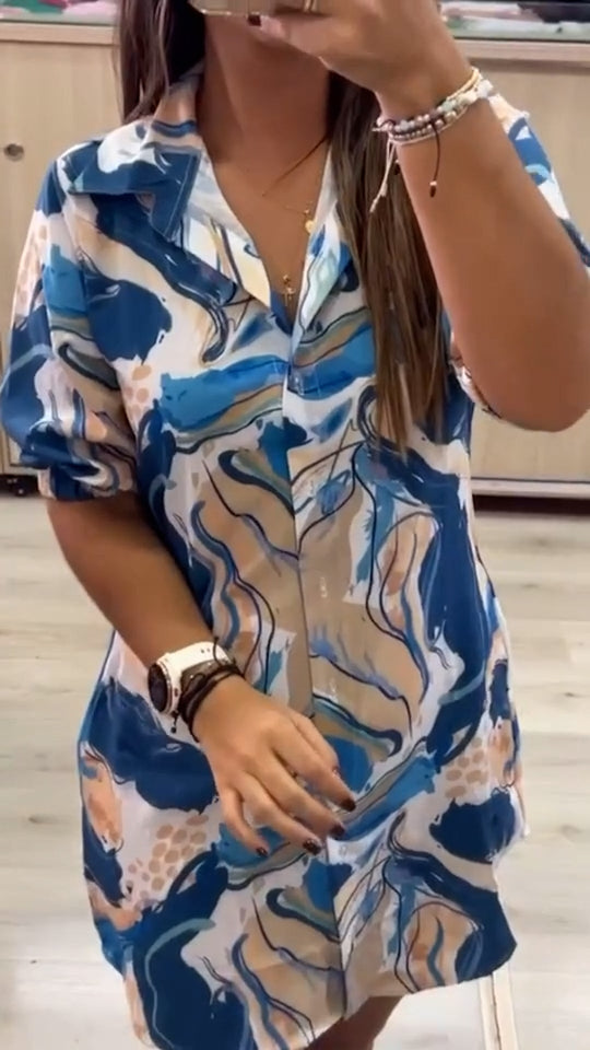 Vestido feminino com estampa abstrata de manga curta