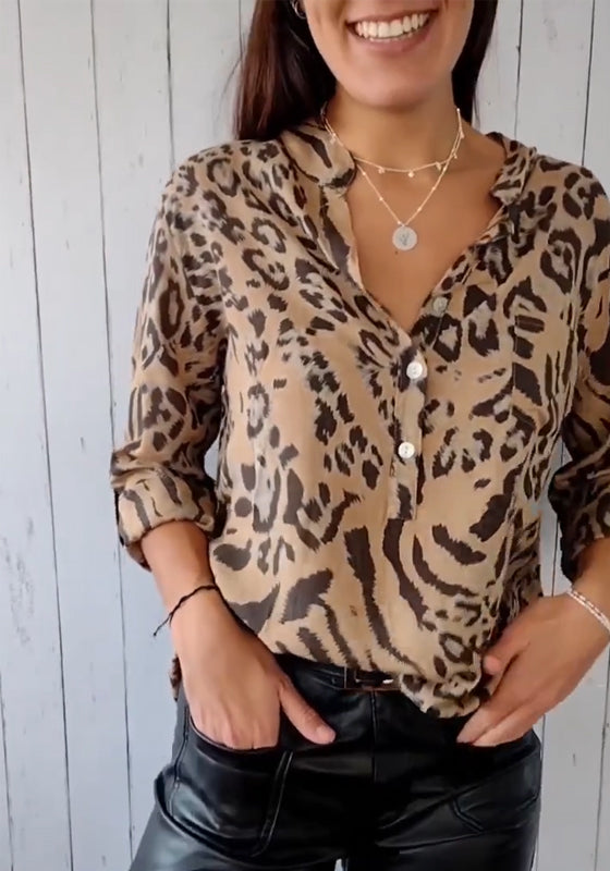 Top com estampa de leopardo com decote em V