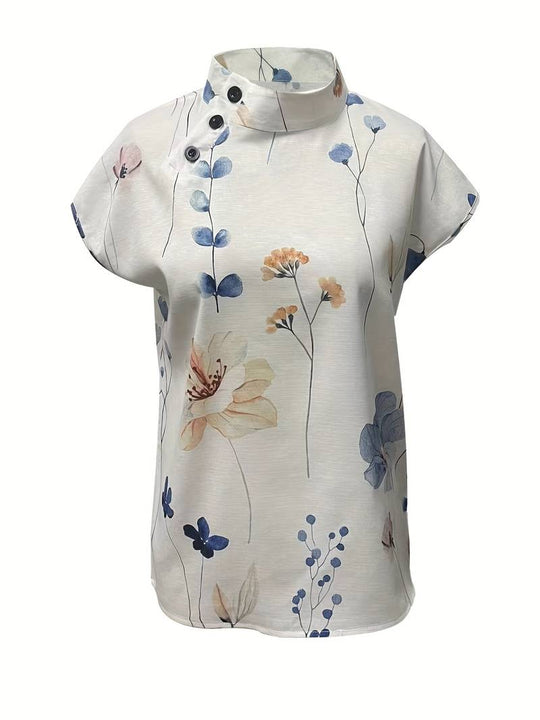 Blusa com estampa floral com gola alta e botão inclinado